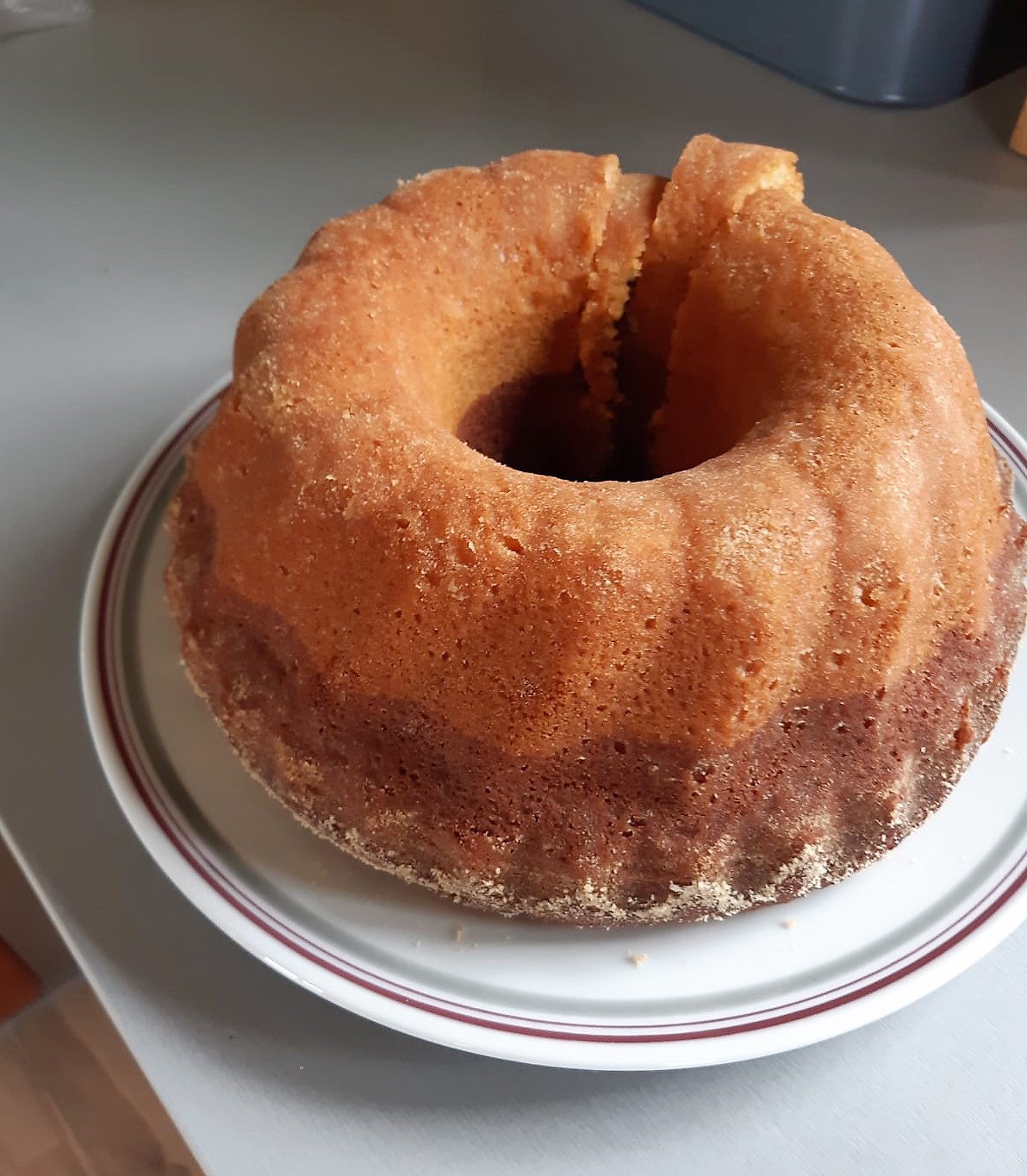 Tuto nádhernou bábovrku si sám upekl nejpilnější zasílatel fotografií a videí, IronViktor. Další ceny na něj už čekají.