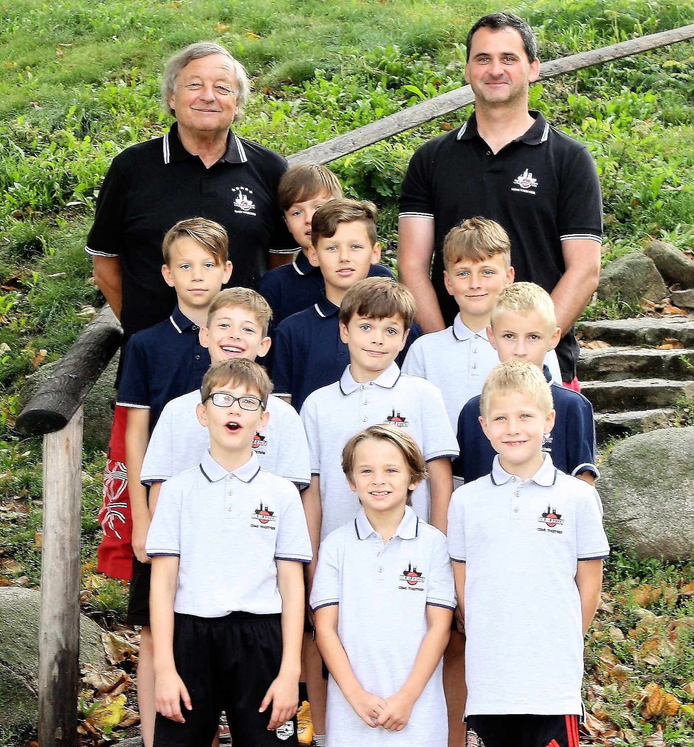 Desítka chlapců U11 je připravena. Doplní ji další kluci, kteří se nebudou bát společně v týmu pracovat a společně s týmem vítězit. Come together!