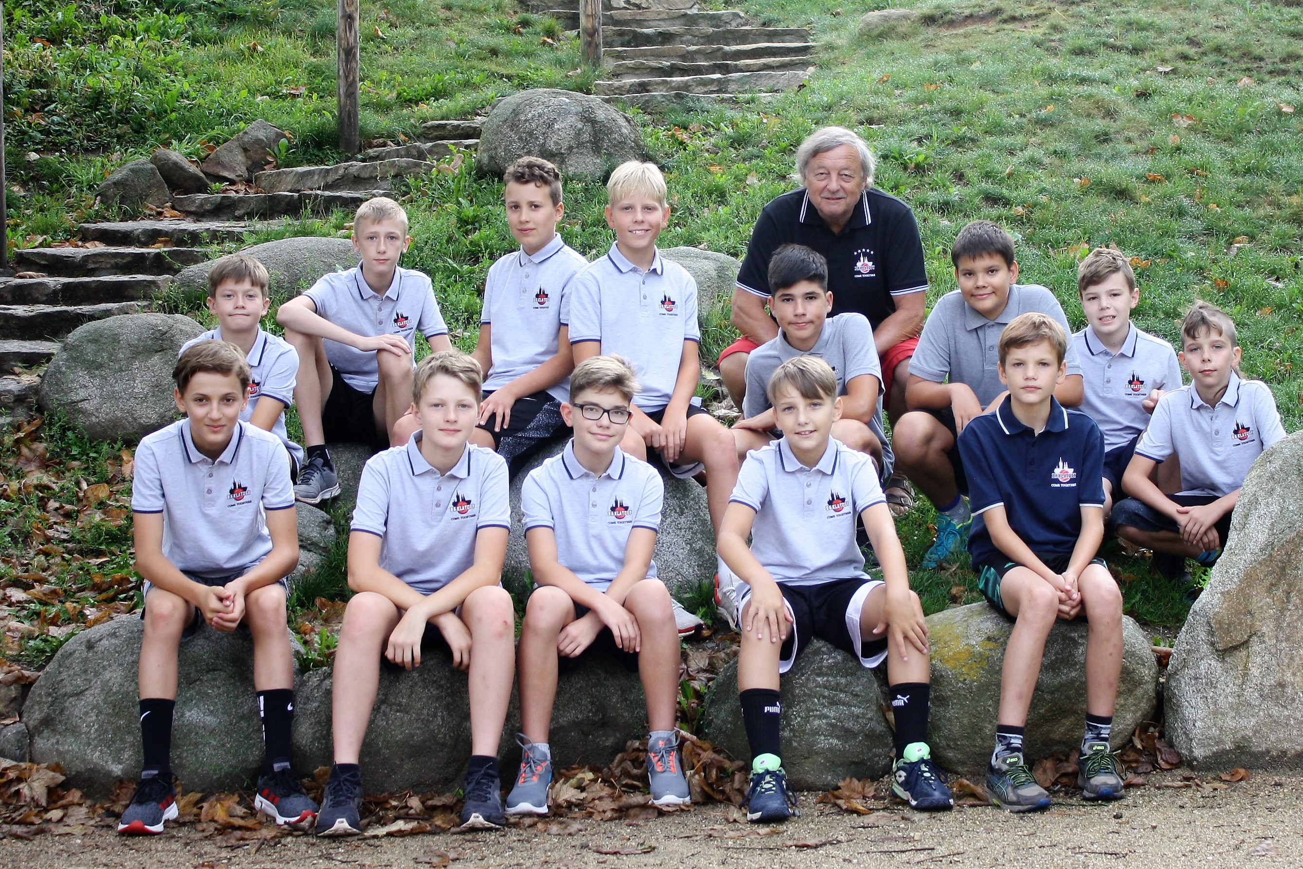 Tým BK Klatovy, účastník Ligy U14. Spodní řada zleva: Kodyš, Melka, Kavka, Pavelec, Kydlíček. Horní řada: Šlof, Veselský, Prošek, Šnejdar, Kolacki, trenér Ing.Svojanovský, Kmetek, Kinský, Kotáb.