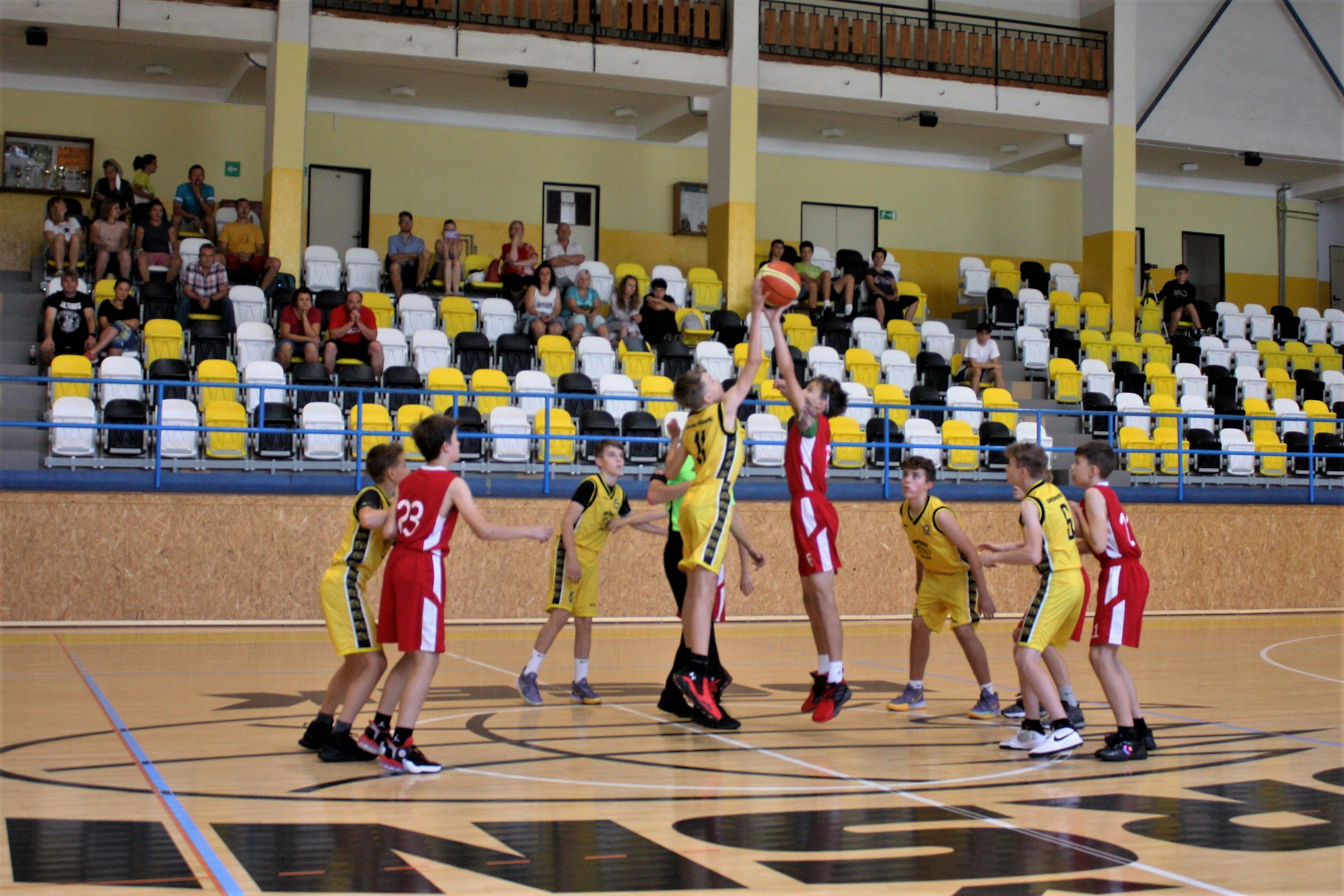 Úvodní rozskok - klukům U14 začíná ligová kariéra.