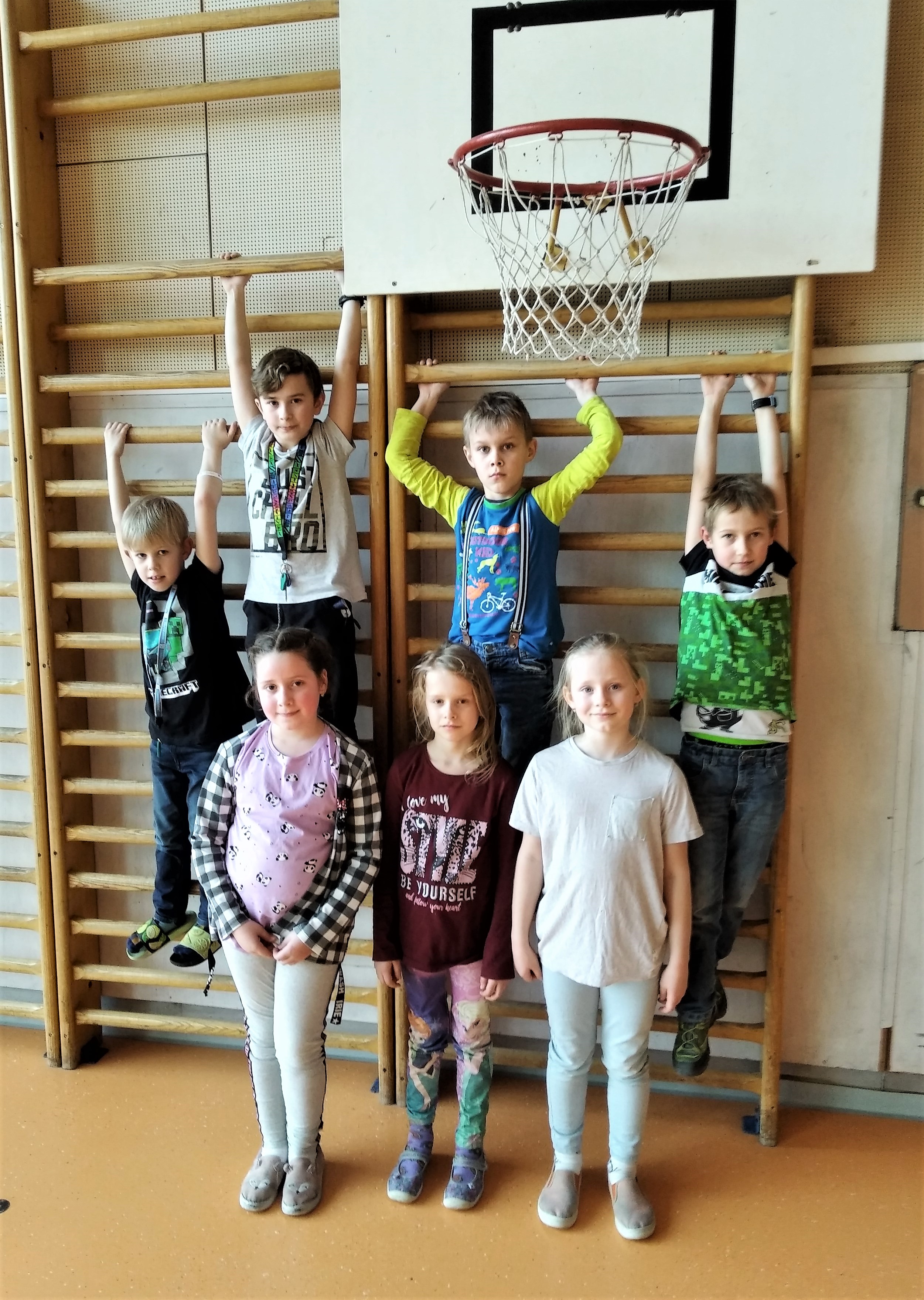 Na ZŠ Plánická běží basketbalový kroužek od října bez přerušení.