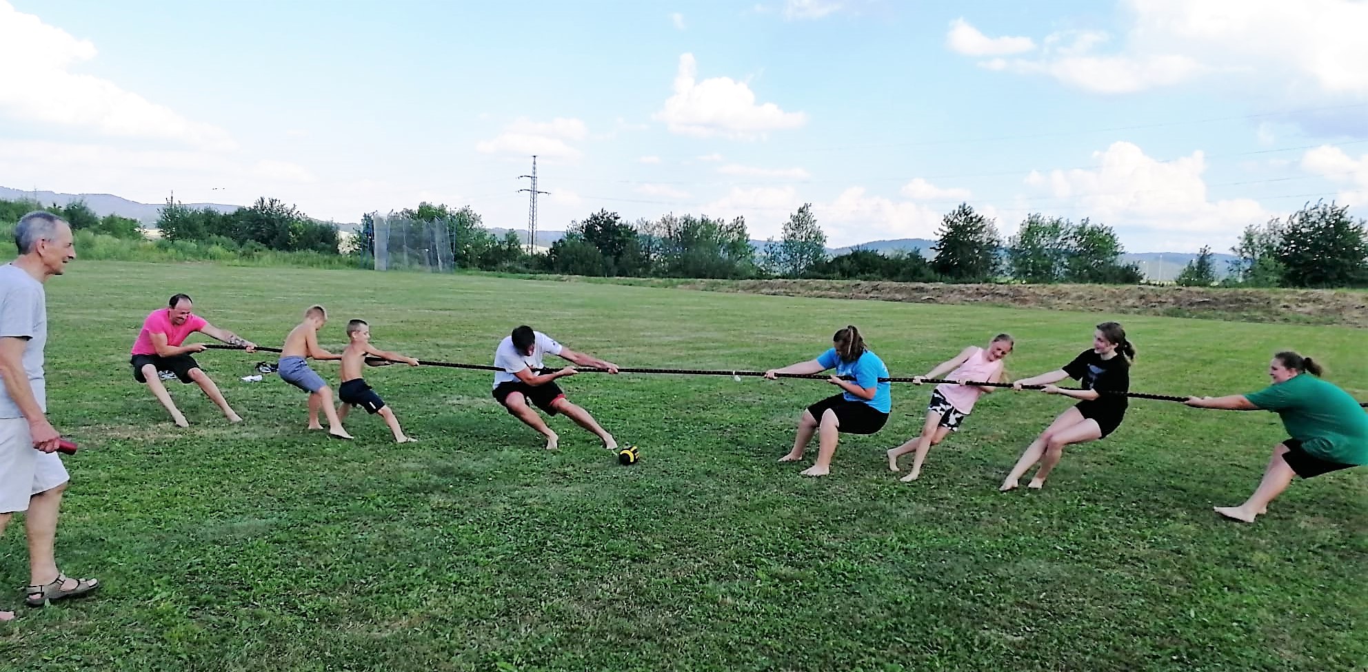 Přetahovaná byla doménou dívek U12, chlapci U14/U15 se dali na rugby bez pravidel.