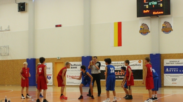 Pohár primátora Hradce Králové z turnaje U12 putuje do Klatov! 
