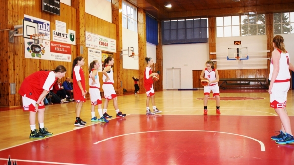Žačky U15 si poradily s Aritmou Praha 