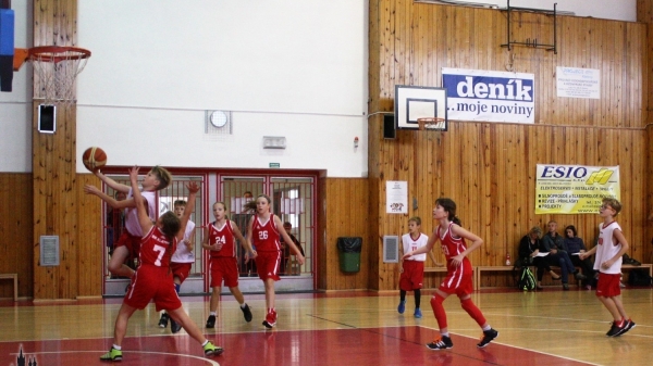 U12 kluci zdolali v derby U12 dívky