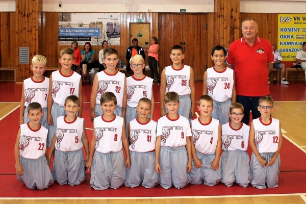 14 z 22 hráčů, kteří se zasloužili o postup na NF. Novou fotografii týmu přineseme hned, jak ji pořídíme pro potřeby pořadatele NF 2018.