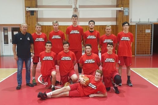 Družstvo Muži U19 pod vedením trenéra Jiřího Bureše