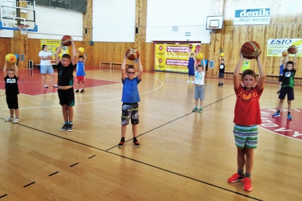 Desítka nováčků ze středy 8.9. se těší na nové kamarády. Neseď doma a přijď!