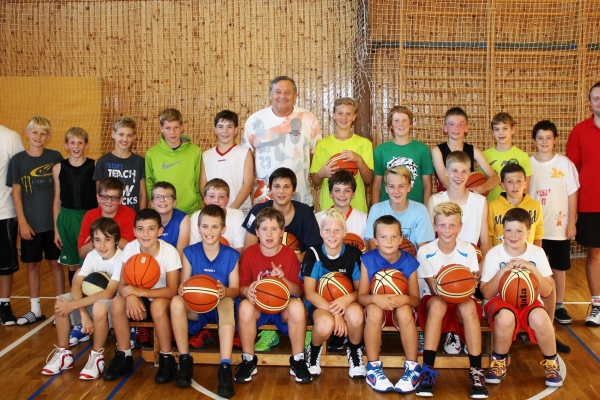 Na fotografii účastníků soustředění ze srpna 2014 najdete řadu hráčů, kteří dnes třeba nastupují v KNBL  (M.Mach v Děčíne), v 1.lize mužů (Šurý, Pytelka, Černý v Písku) i další talentované basketbalisty, kteří šířili či šíří dobré jméno klatovského basketbalu po ČR. A stejně tak i ty, kteří jsou oporami našich týmů mužů a juniorů.