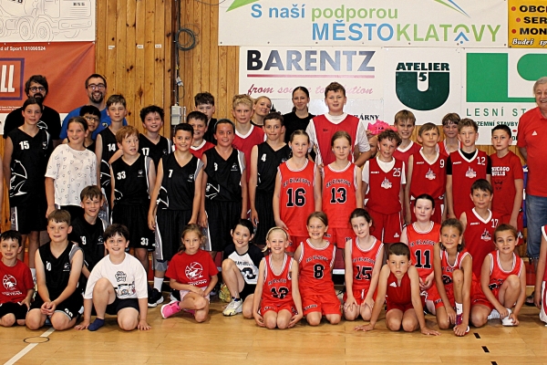 Společné foto účastníků, kteří vydrželi až do konce.