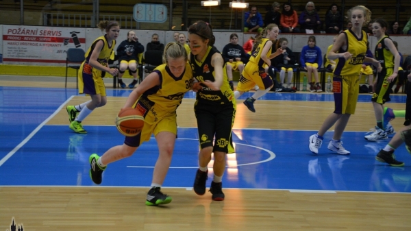 NF 2015 - 1.semifinále: Slovanka - HB Basket