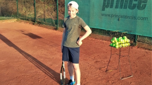 Lukáš sportuje s rodinou, Filip se potí na antuce